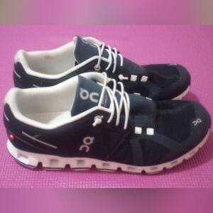 On Cloud Swiss Engineering Men's Running Shoes size 7.5